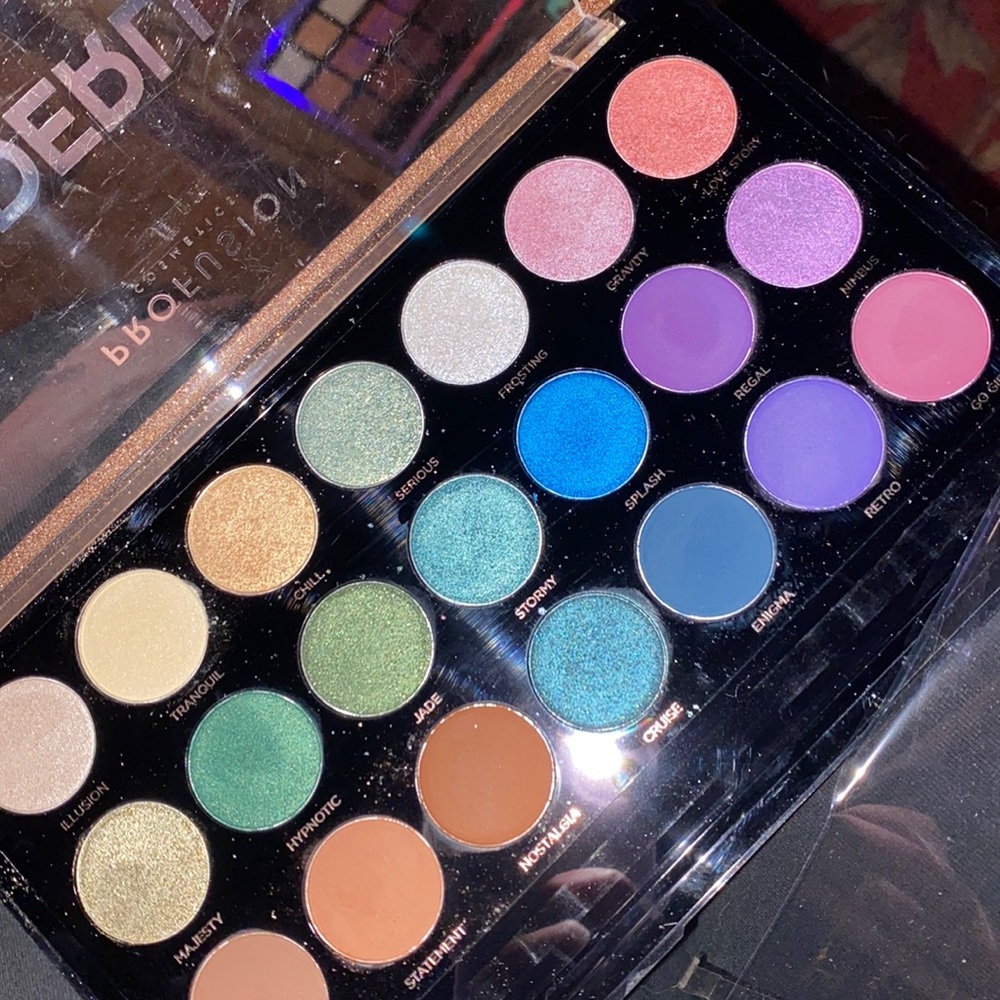Profusion wanderlust eyeshadow palette
